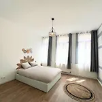 Le Repaire Des 12- Hypercentre, Jardin, Ideal Groupe, 5 5 Salles De Bain Apartment *