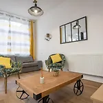 Apartment Le Repaire Des 12- Hypercentre, Jardin, Ideal Groupe, 5 5 Salles De Bain