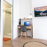 Apartment Le Repaire Des 12- Hypercentre, Jardin, Ideal Groupe, 5 5 Salles De Bain *