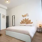 Apartment Le Repaire Des 12- Hypercentre, Jardin, Ideal Groupe, 5 5 Salles De Bain